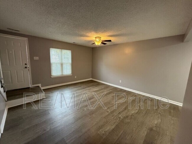 Foto del edificio - 906 Seabreeze Ct