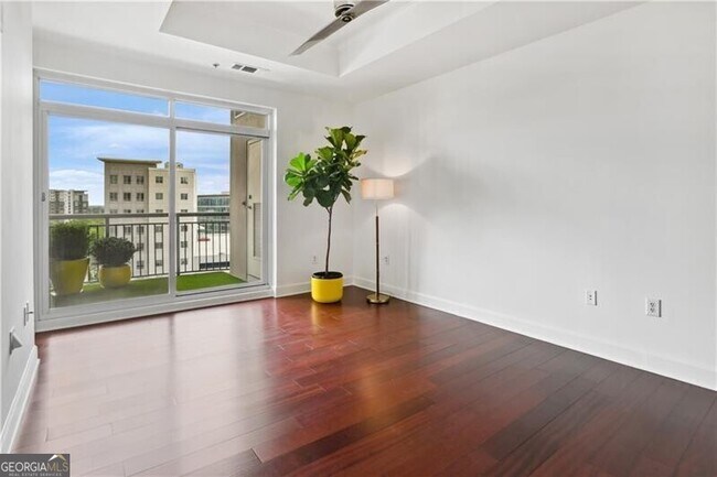 Foto del edificio - 325 East Paces Ferry Rd NE