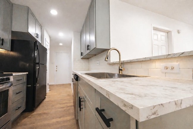 Building Photo - 1815 Gracy Farms Ln