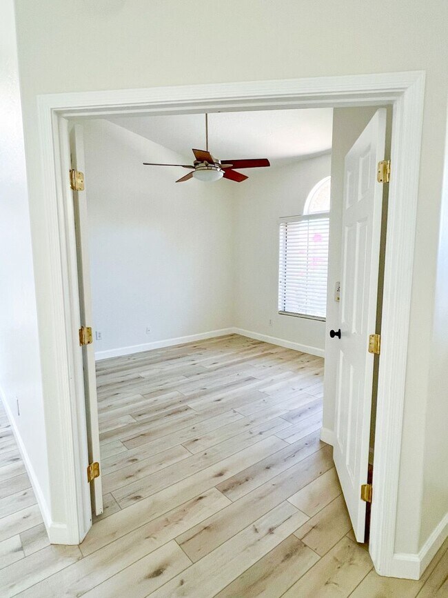 Foto del edificio - Immaculate 4-Bedroom Home in Gated Augusta...