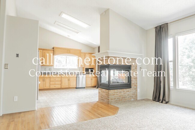 Building Photo - 4640 Kashmire Dr
