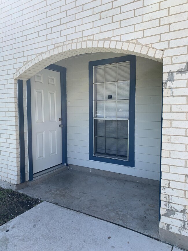 Building Photo - 5408 Peppertree Pkwy