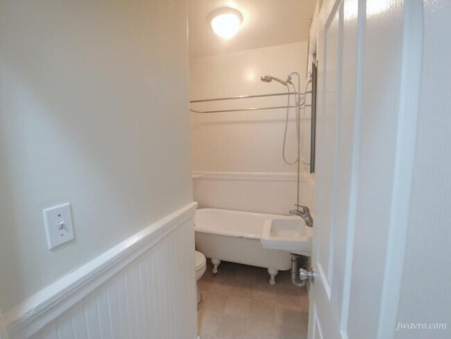 Building Photo - 454 Clementina St