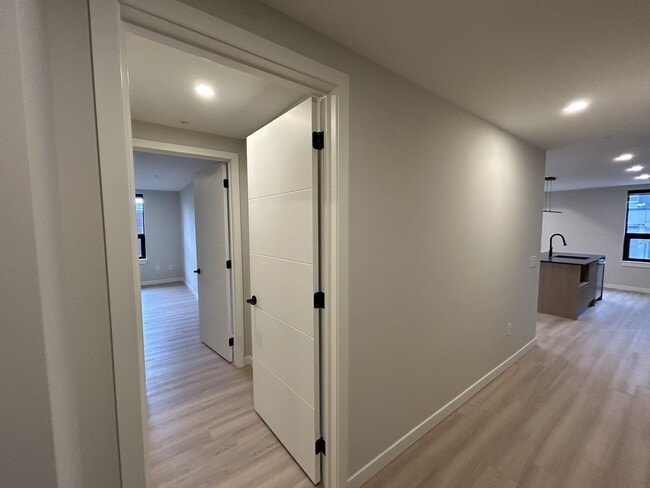 Building Photo - 5616-5616 South St