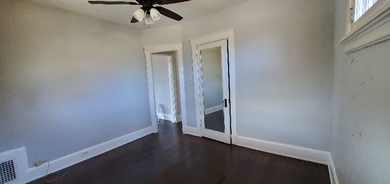Primary Photo - 2950 Kling Ave