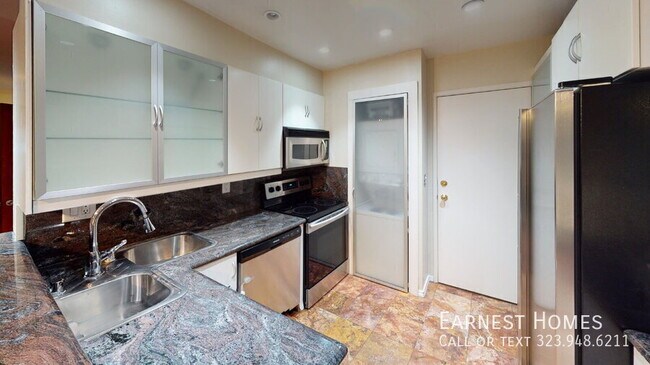 Foto del edificio - 8712 Gregory Wy