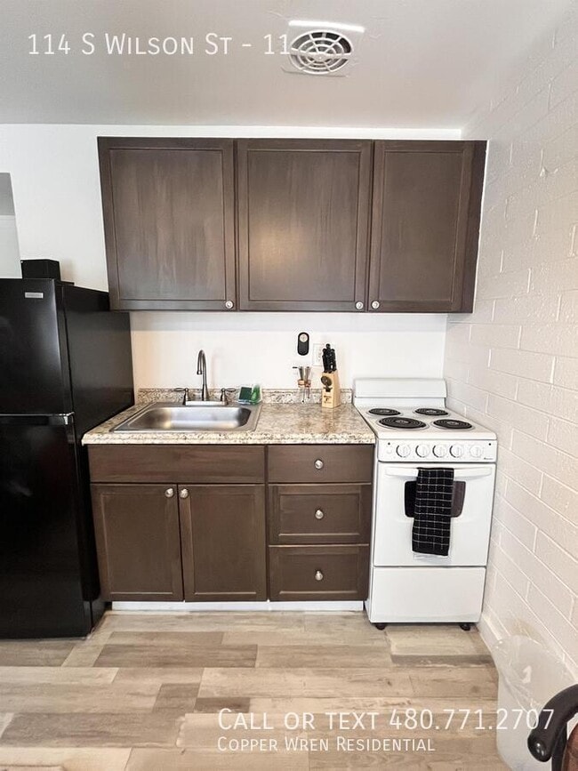 Photo - 114 S Wilson St Apartment