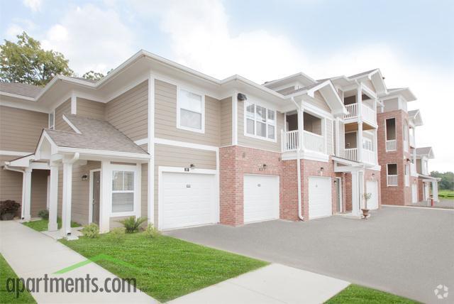 Building - OAK CROSSING