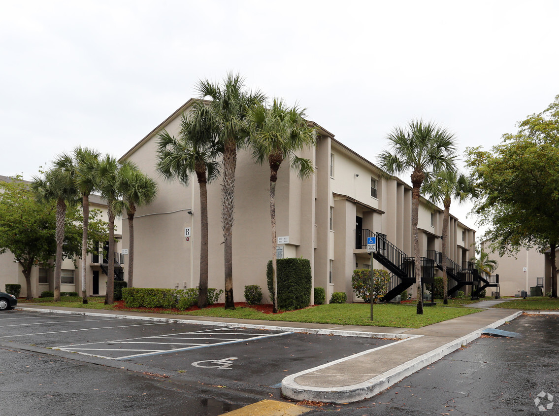 Building Photo - Sunterra Apartments