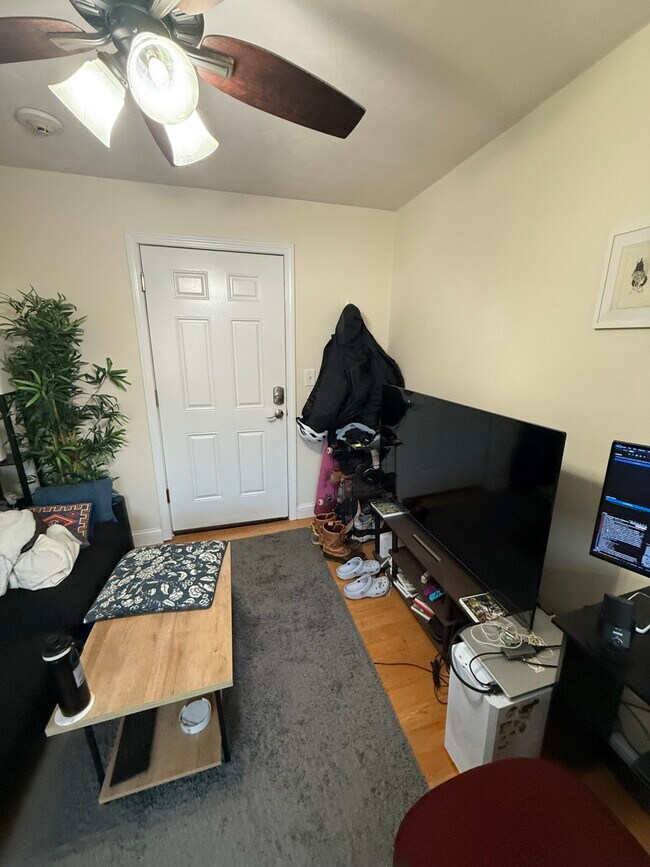 Foto del edificio - 1156 Cambridge St