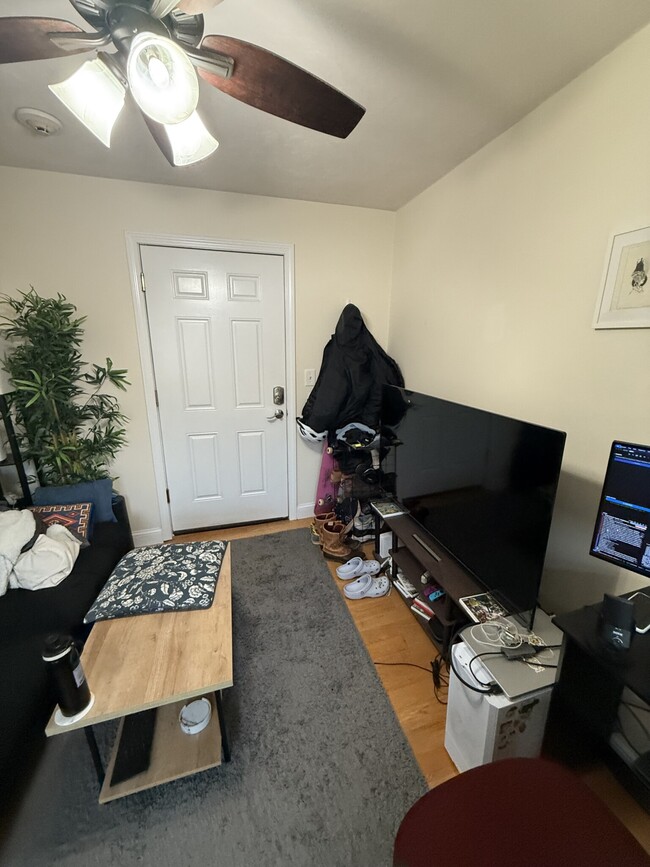 Building Photo - 1156 Cambridge St