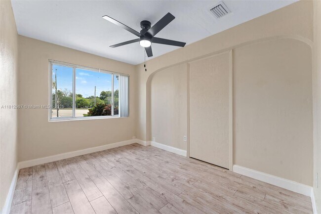 Foto del edificio - 2634 Sheridan St