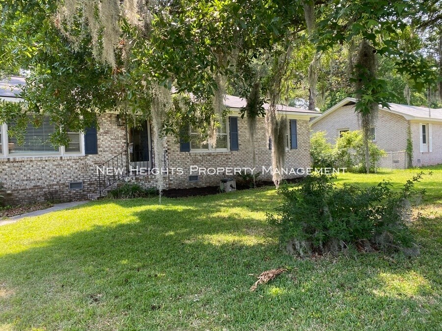 Primary Photo - 991 Yorktown Dr