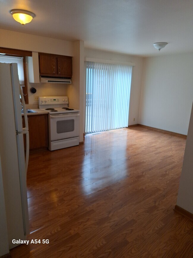 Kitchen open to dining area - 6405 Milwaukee Ave