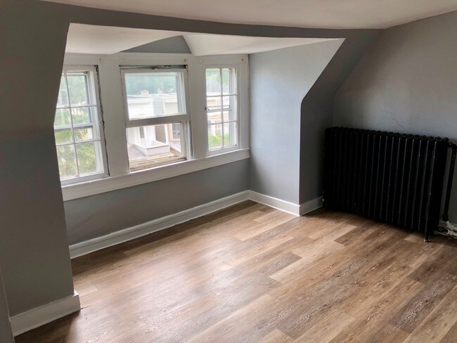 Foto del edificio - 472 Hudson Ave