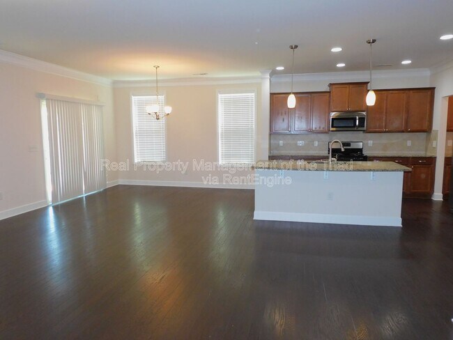 Foto del edificio - 1427 Sawyer Ave