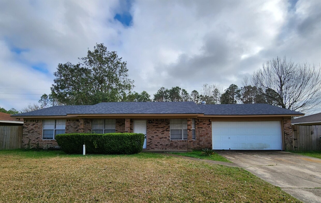 37 Fleetwood Dr, Gulfport, MS 39503 House Rental in Gulfport, MS