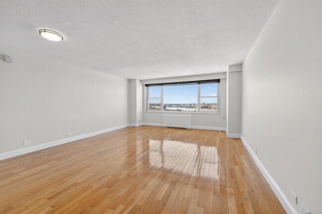 Building Photo - 151 Tremont St