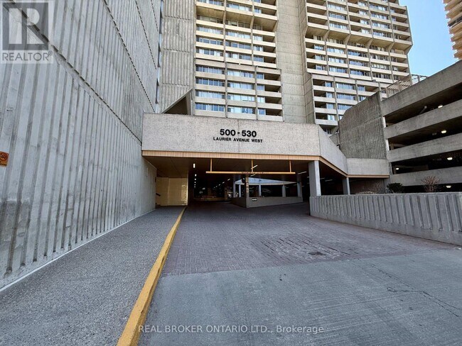 Photo du bâtiment - 500 Laurier Ave W