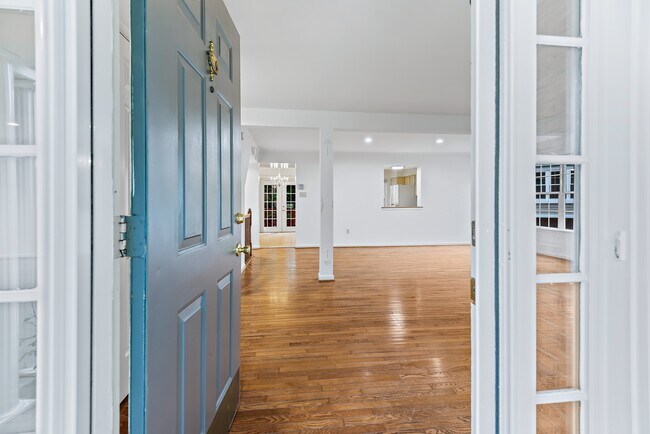 Building Photo - 5239 Lightfoot Path