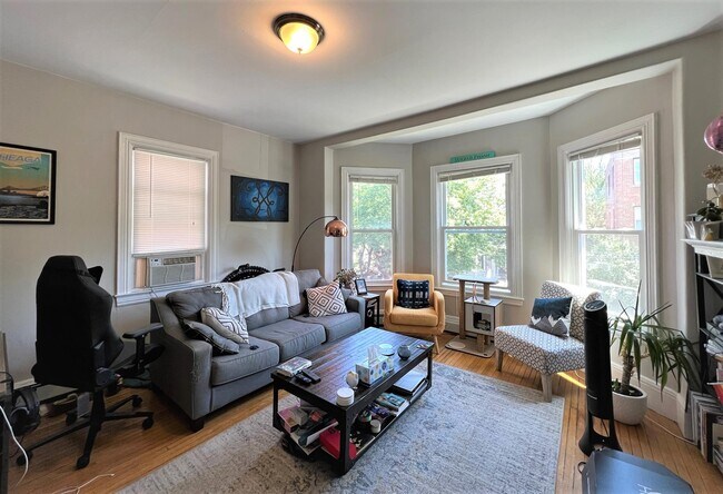 Building Photo - 63 Dana St