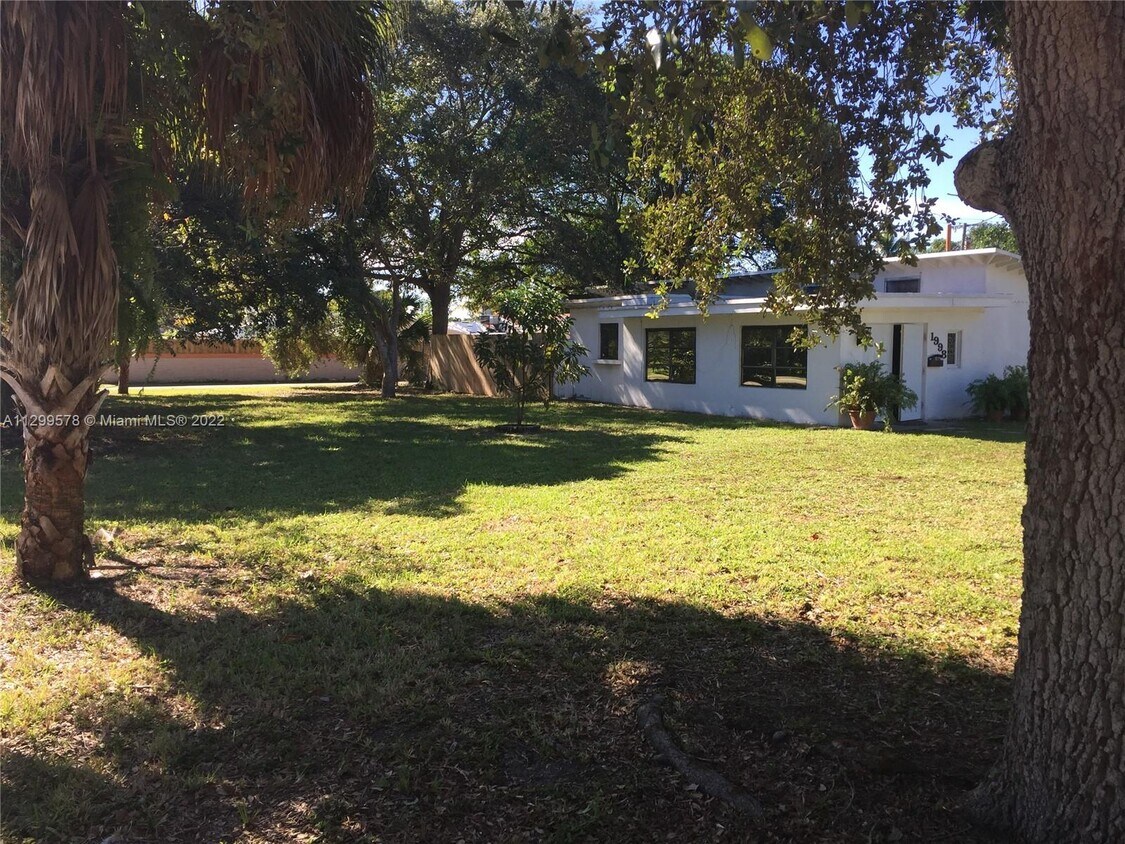 1998 NE 182nd St, North Miami Beach, FL 33162 House Rental in North