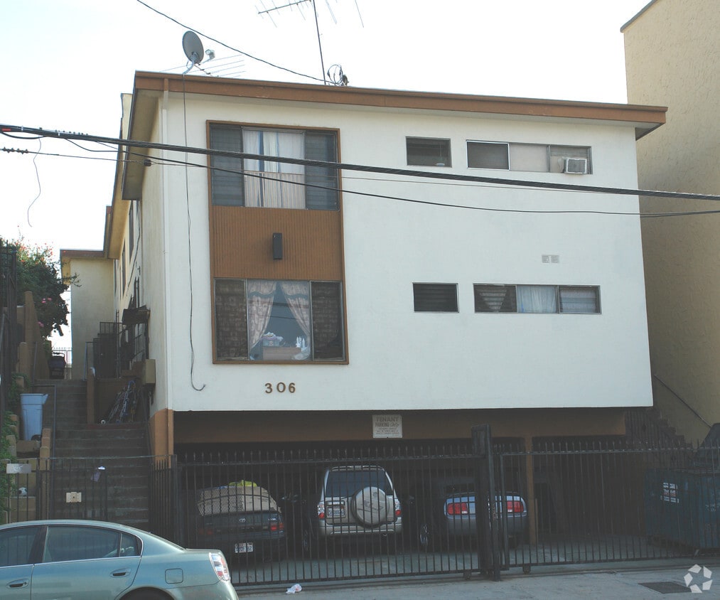 Foto del edificio - 306 N Bonnie Brae St