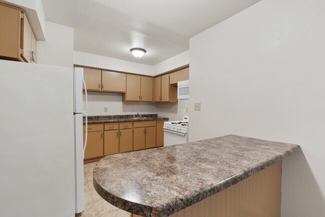 Building Photo - 825 N 22nd St