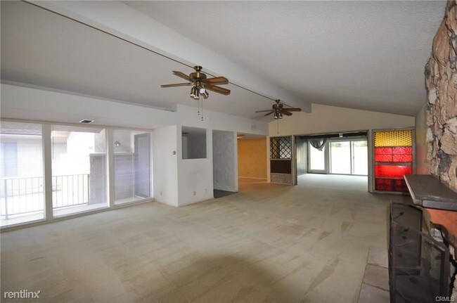 Building Photo - 3 br, 3 bath House - 2861 Copa de Oro Dr