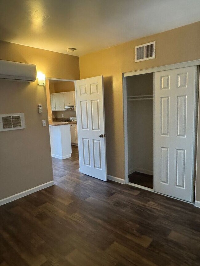 Foto del edificio - 4302 E Bellevue St