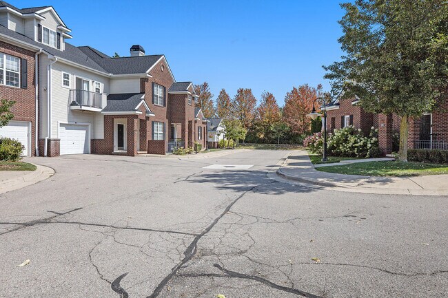 Building Photo - 331 Scio Village Ct
