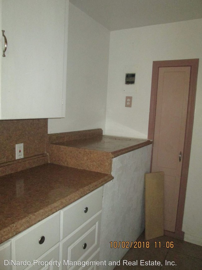 Foto del edificio - 2 br, 1 bath House - 517 Frances Terrace