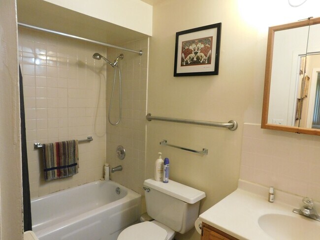 Foto del edificio - 865 Westmoreland Dr