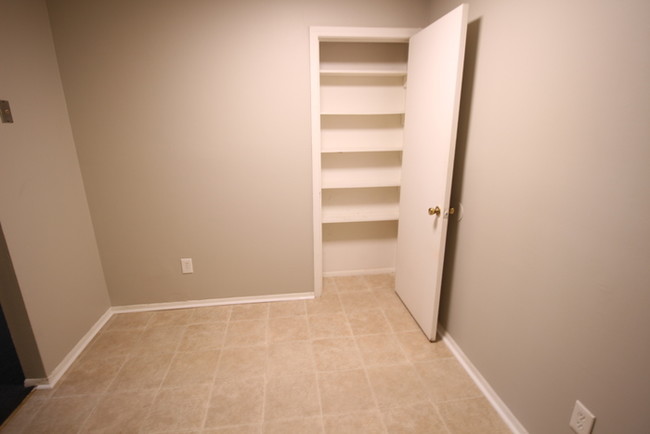 Building Photo - Nice one bedroom of the Greenbelt high way