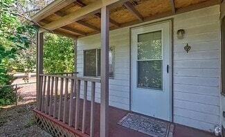 FRONT ENTRY - 3020 Illinois Ave