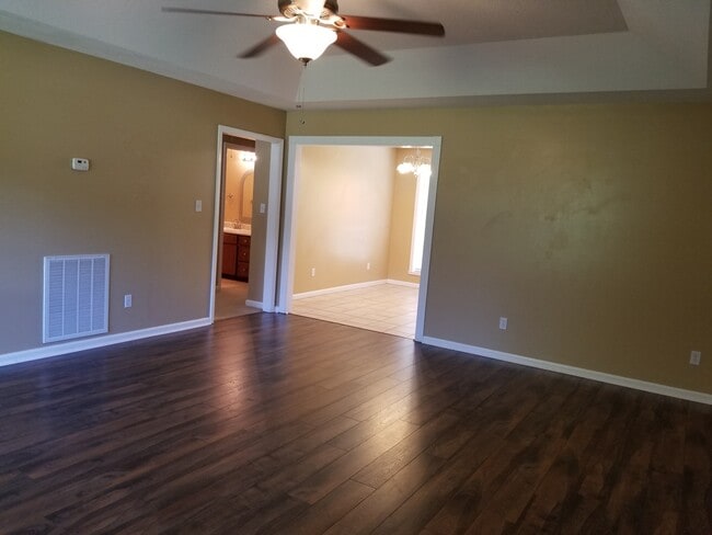 Building Photo - 4242 Lightsey Rd