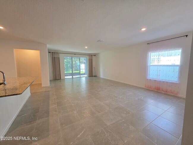 Building Photo - 3233 Crocus Ln