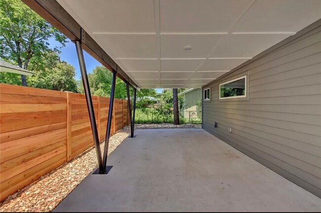 Foto del edificio - 902 Taulbee Ln