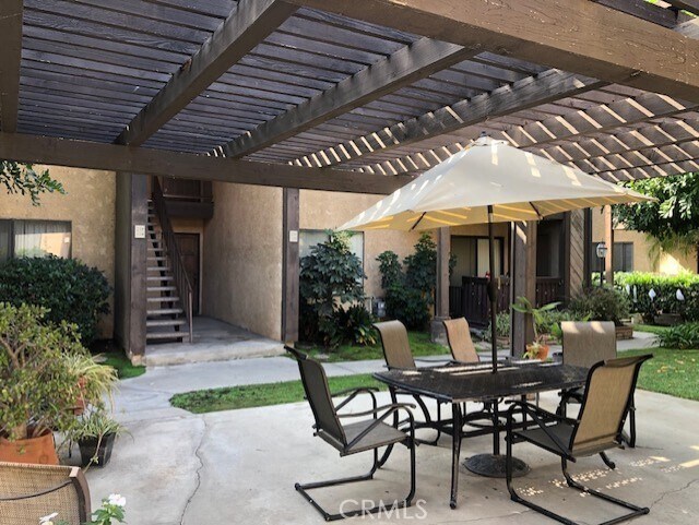 Foto del edificio - 1304 Mountain Ave