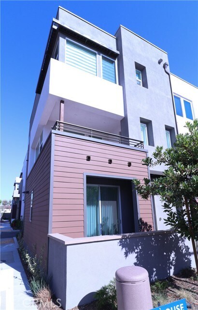 Foto del edificio - 681 S Lyon St