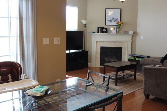 Foto del edificio - 16317 Meadowlands Ln
