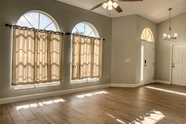 Foto del edificio - 1447 Kingston Way