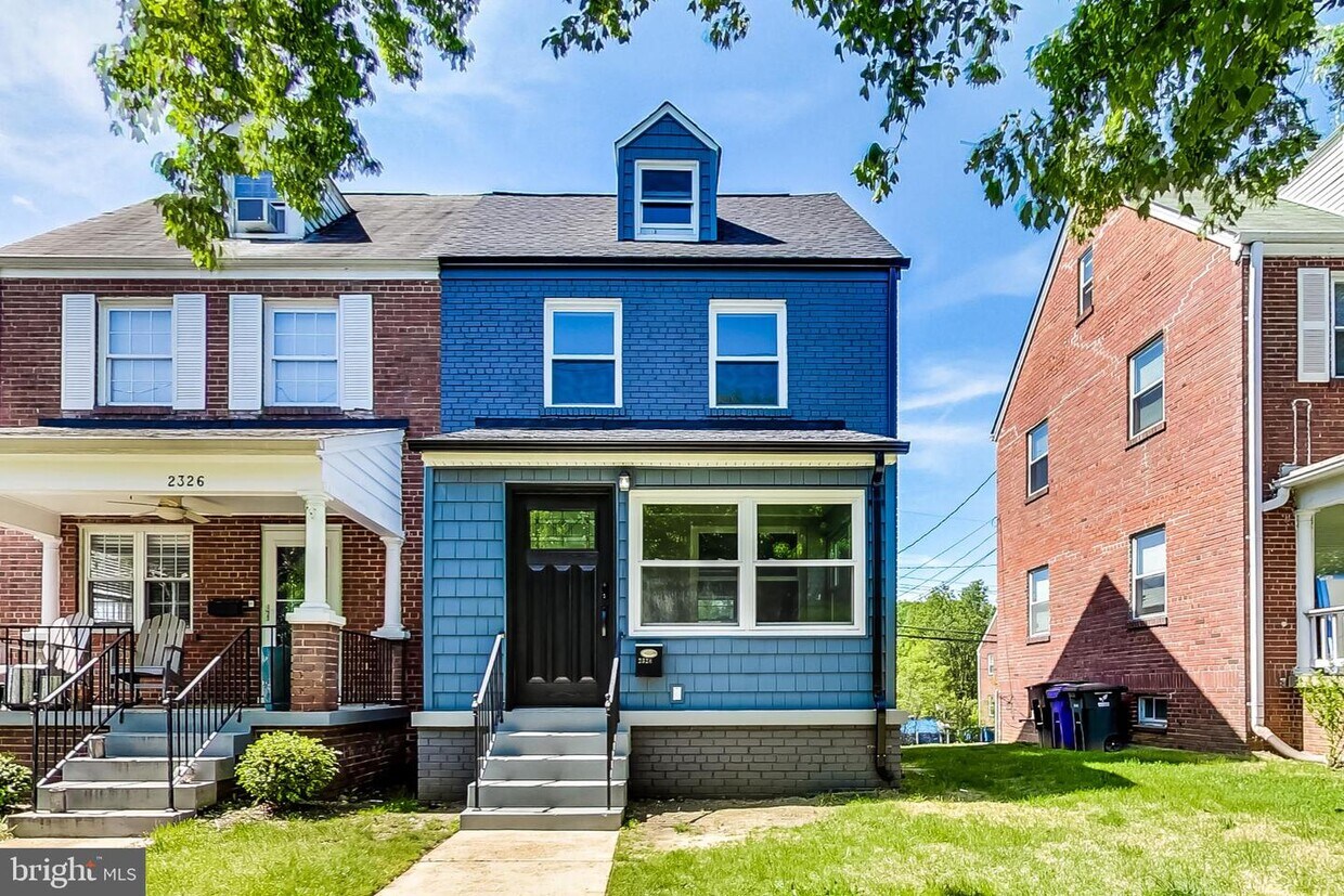 2328 Washington Blvd, Arlington, VA 22201 Townhouse for Rent in