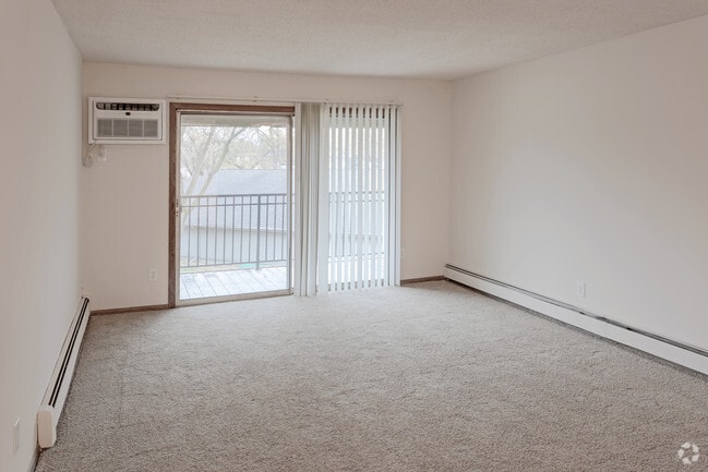 2HAB, 1BA - Four Seasons Estates