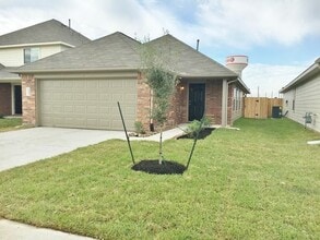 Building Photo - 5431 Paiges Way