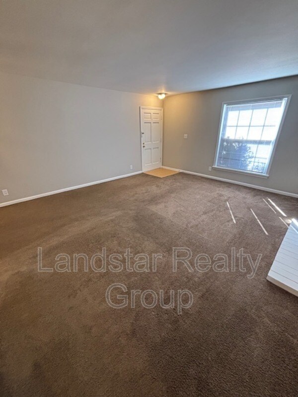 Foto del edificio - 3221 Kemmons Dr