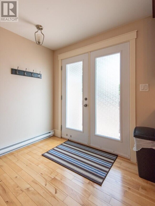 Photo du bâtiment - 320 Queen St