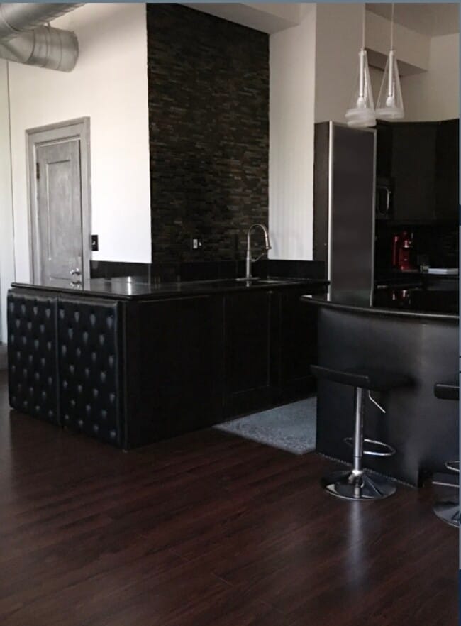 Building Photo - 108 W 2nd St