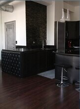 Building Photo - 108 W 2nd St