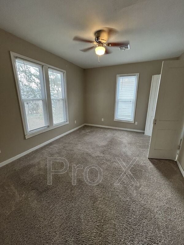 Foto del edificio - 1011 E 14th St